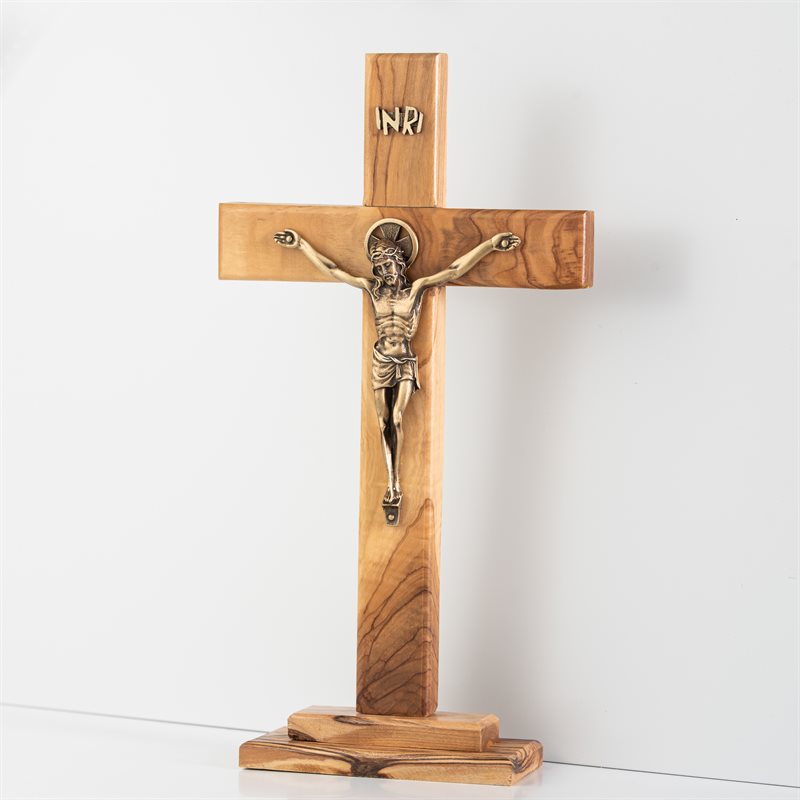 Crucifix sur socle avec Corpus en Étain Plaqué Bronze